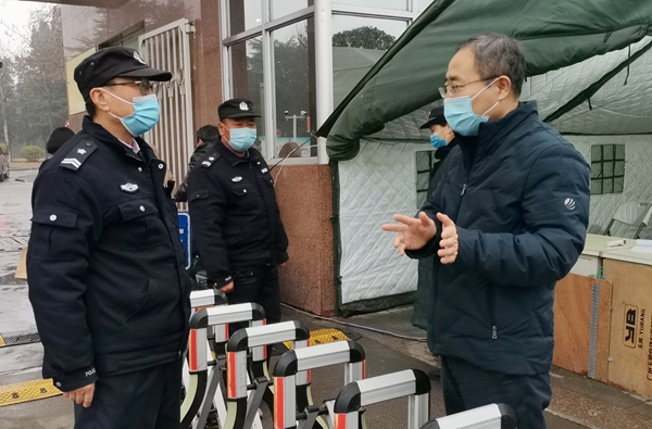 7f713ad4df71448b8fecb6ec2844f79d.jpg 在北校区南大门_副本.jpg