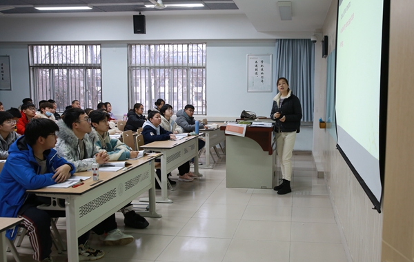 b0b4e748d17d44c2947aae4d568ef88d.jpg 5新学期第一课开始了_副本.jpg