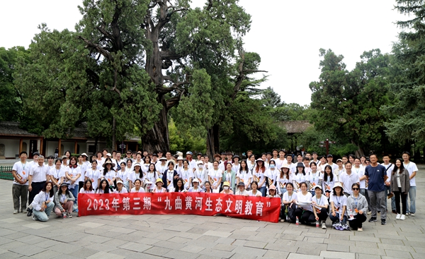 5b4b6794601c4764bdf6f6e4bc1e83d3.jpg 合影_副本.jpg